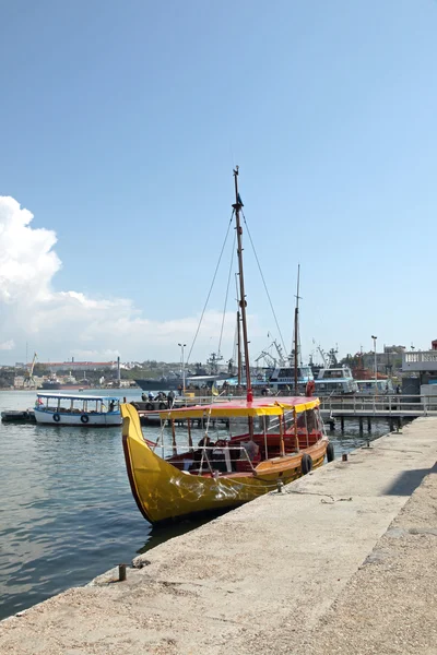 Excursie schip — Stockfoto