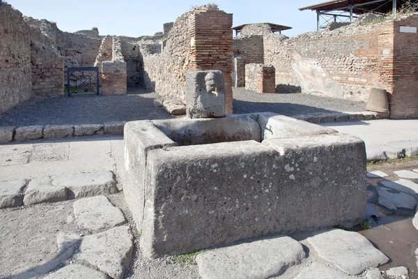 Pompeii. Drinkable fountain — Stock Photo, Image