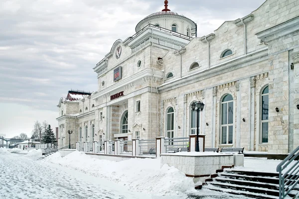 Treinstation. stad Izjevsk — Stockfoto