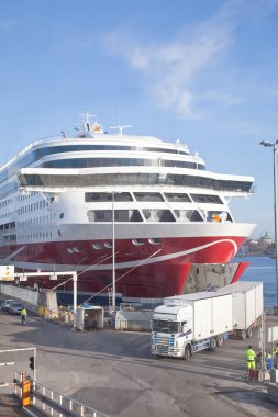 Deniz feribot bekleme kamyondan dışarı