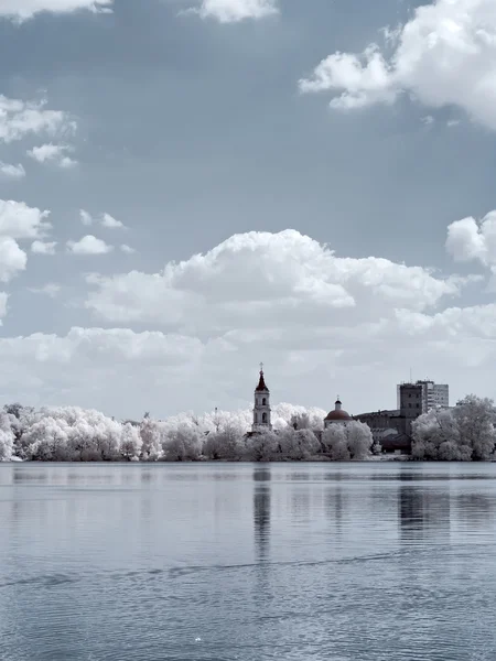 Біле озеро і церква — Stok fotoğraf