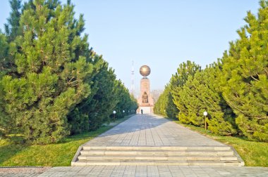 anıt, bağımsızlık ve Hümanizm