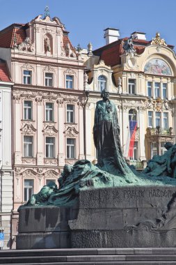 Jan hus. 1915 yılında anıt dikildi