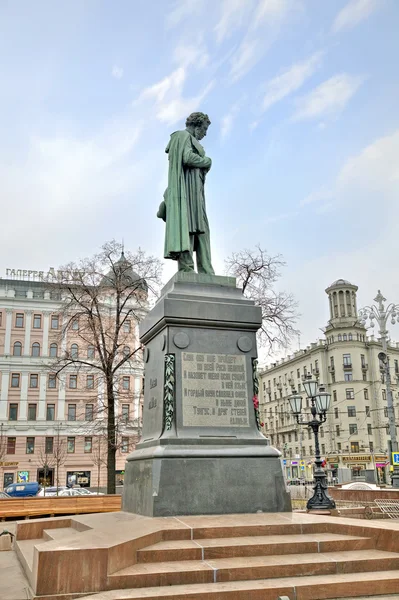纪念碑对亚历山大 · 普希金 — 图库照片