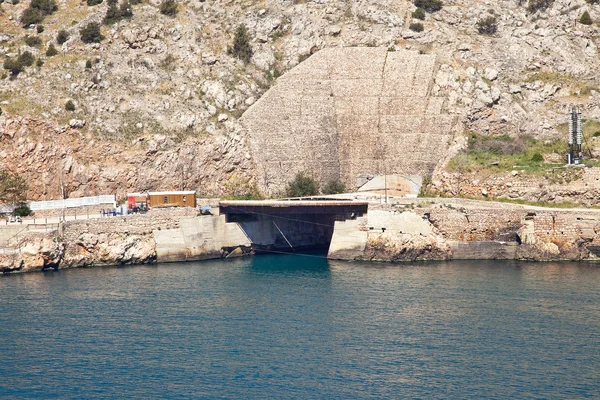 Tunnel sous-marin dans la montagne — Photo