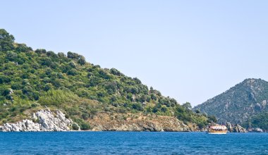 Ege Denizi'nin kıyısında