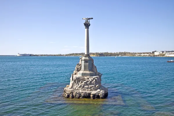 Monument voor de overstroomd schepen, symbool van de stad Sebastopol — Stockfoto
