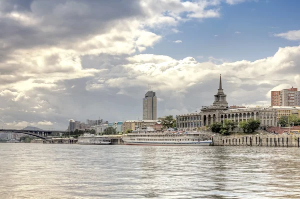 Krasnojarsk. River station — Stockfoto