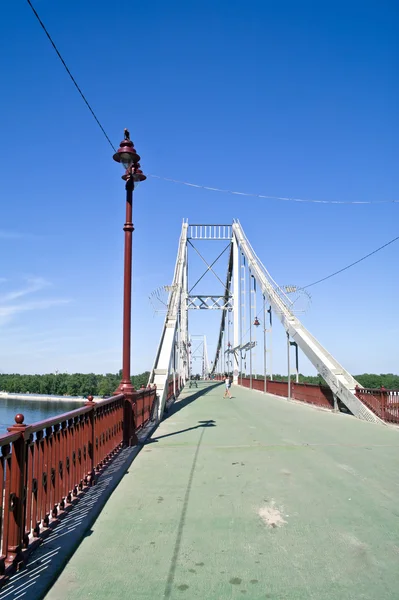 Park mostu nad rzeką Dniepr — Zdjęcie stockowe