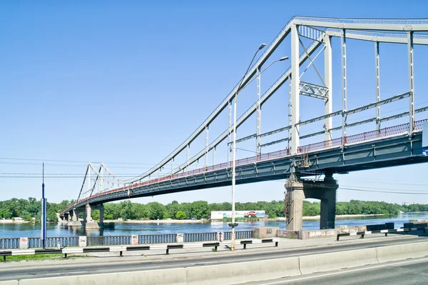 Parkbrücke über den Dnjepr — Stockfoto