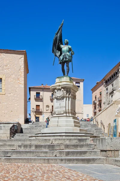 Segovia. anıt knight juan bravo — Stok fotoğraf