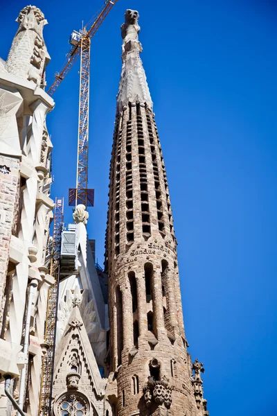 バルセロナ。サグラダ ・ ファミリアの寺。キリスト降誕のファサード — ストック写真