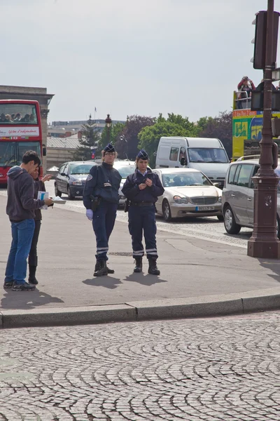 Paryż. Policja — Zdjęcie stockowe