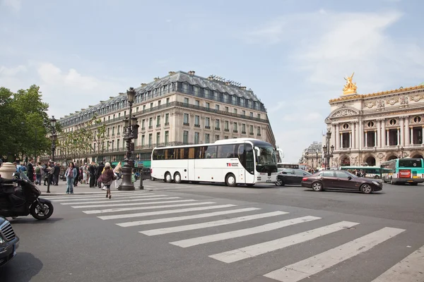 Paris. Grand opera i plaza operan — Stockfoto