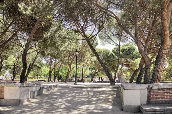 Madrid. A paisagem urbana. Jardins de Sabatini — Fotografia de Stock