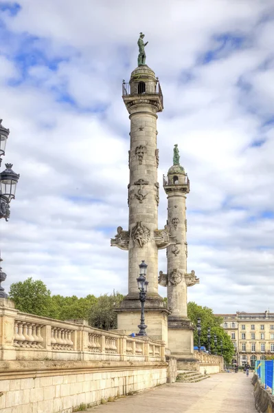 Fransa. Bordeaux. rostral sütunları gezinme ve ticaret — Stok fotoğraf