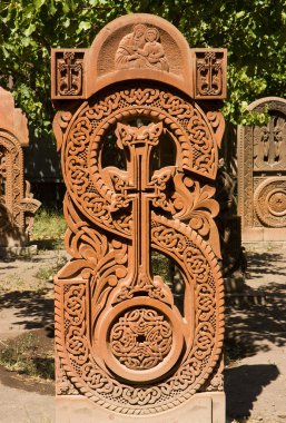 Kırmızı khachkar.