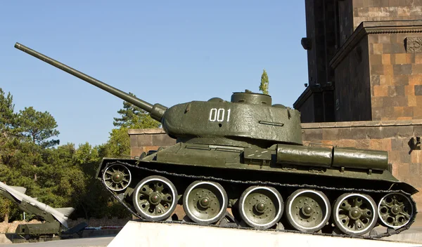 Gamla sovjetiska stridsvagnen. — Stockfoto