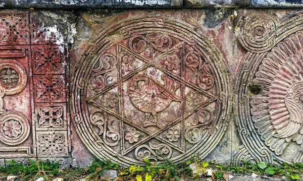 아르메니아의 수도원에 새겨진 조각품 — 스톡 사진