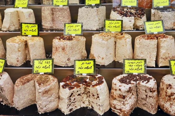 Halva-Reihen am Marktstand — Stockfoto