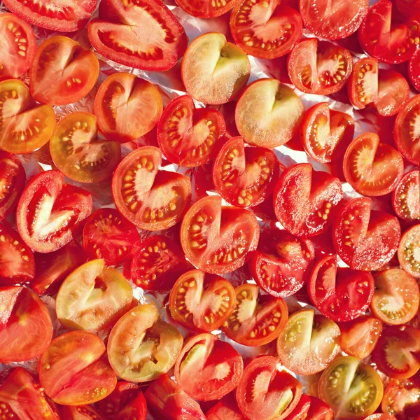 Pomodori tritati pronti per l'essiccazione, sfondo astratto — Foto Stock
