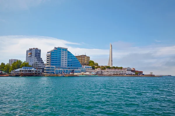 Sewastopol, ukraine -- mai 12: blick vom meer auf die promenade — Stockfoto