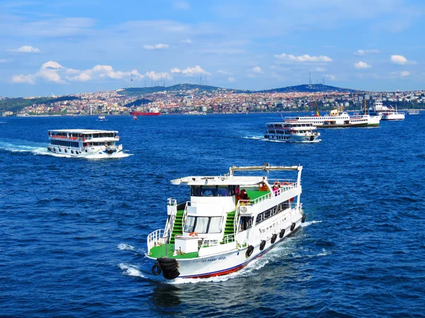 Traffic in the Bosphorus. — Stock Photo, Image