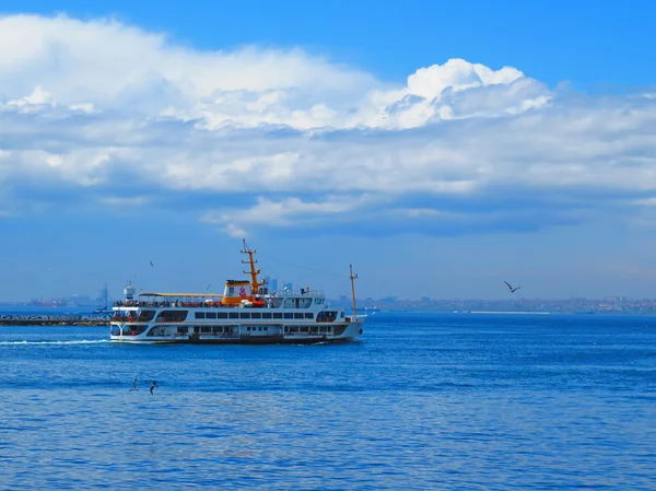 Ferry desde el lado asiático — Foto de Stock