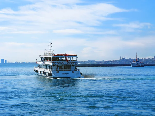 Ferry from the Asian side — Stock Photo, Image