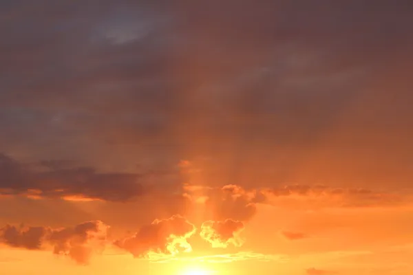 พื้นหลังท้องฟ้าพระอาทิตย์ตก — ภาพถ่ายสต็อก