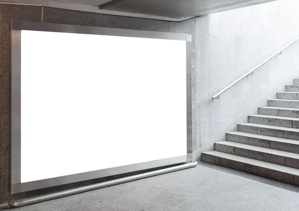 Panneau d'affichage blanc dans le hall — Photo