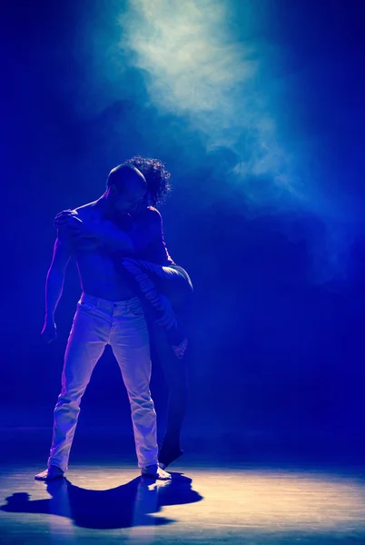 Sensual couple contemporary dancers — Stock Photo, Image