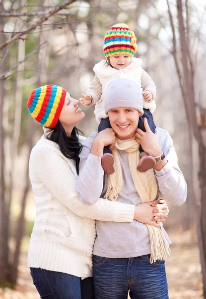 Famille dans le parc — Photo