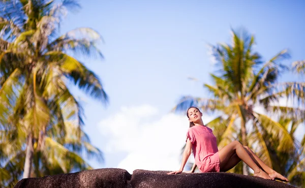 Woman at resort — Stock Photo, Image