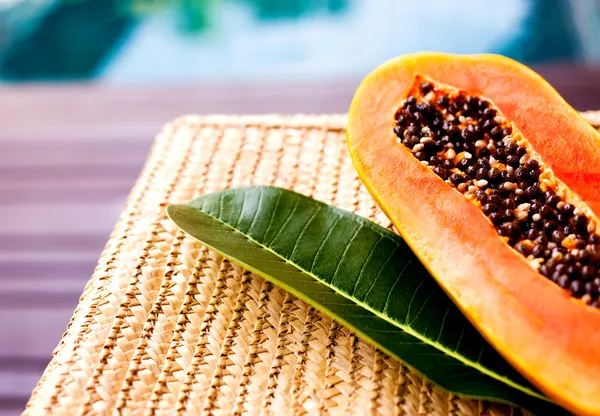Juicy papaya — Stock Photo, Image