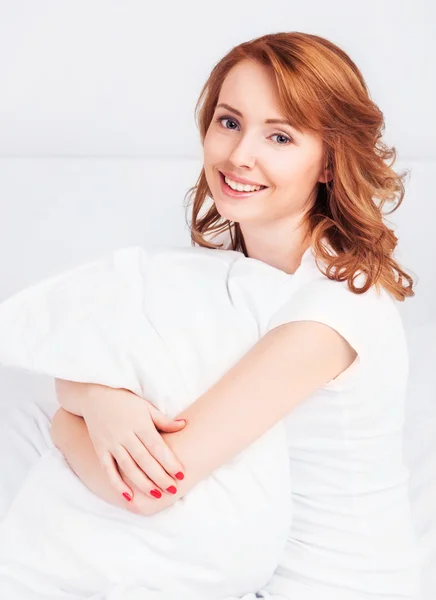 Woman in bed — Stock Photo, Image