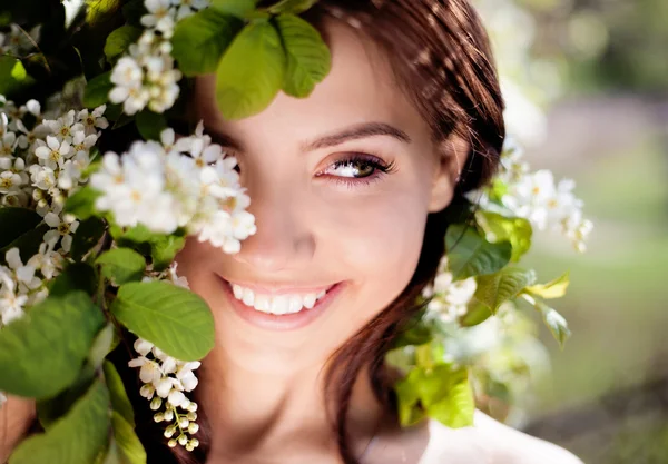 Frau im Freien — Stockfoto