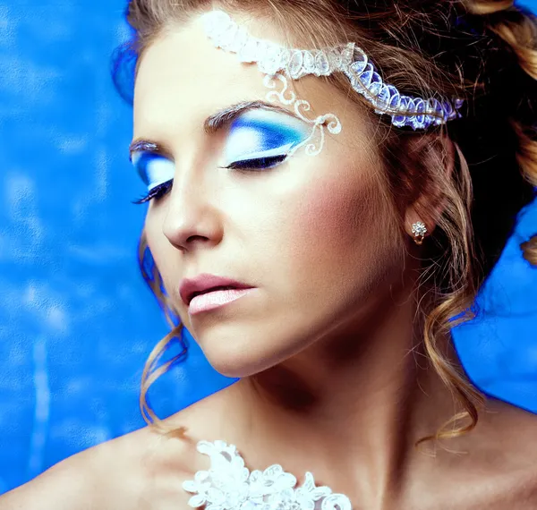 Mujer con maquillaje —  Fotos de Stock