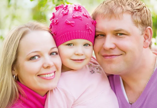 Familie im Freien — Stockfoto