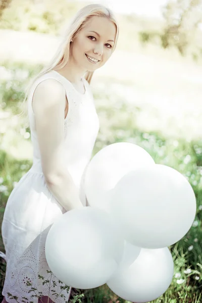 Donna con palloncini — Foto Stock