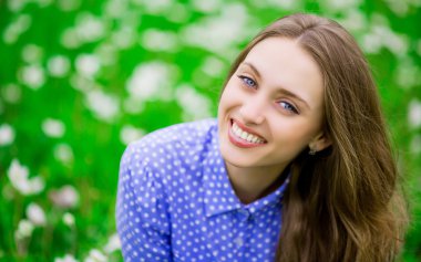 kadın açık havada