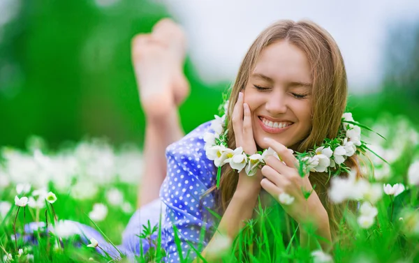 Vrouw buiten — Stockfoto