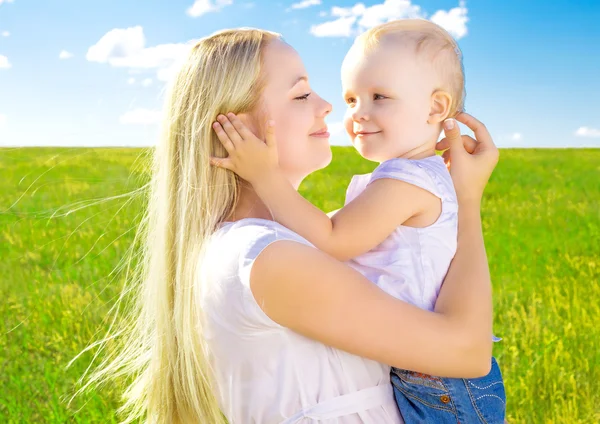 Mãe e filha — Fotografia de Stock