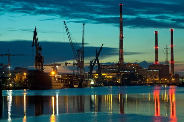 Vista industriale al tramonto — Foto Stock