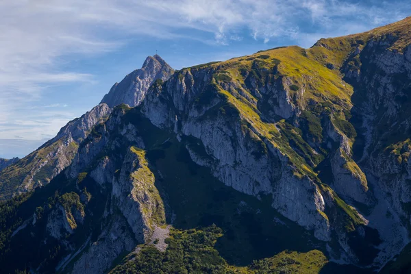 Giewont met een kruis — Stockfoto