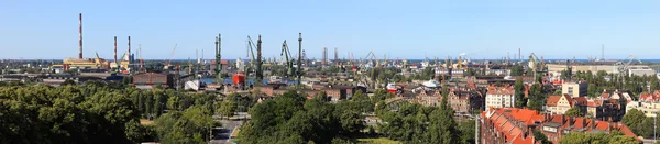 Astillero y puerto en Gdansk, Polonia — Foto de Stock