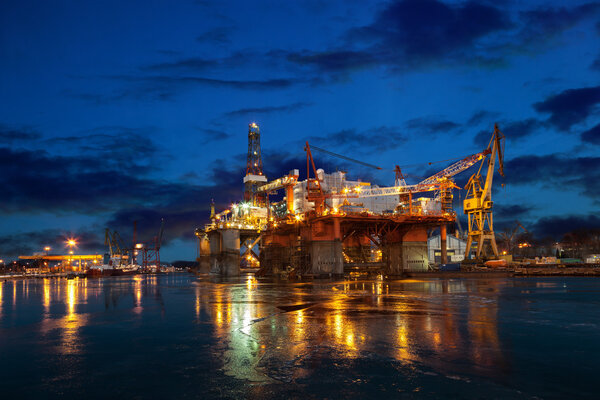 Offshore drilling platform in repair