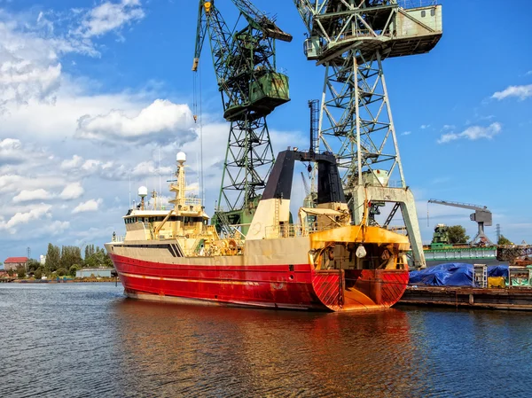 Navio de pesca - arrastão — Fotografia de Stock