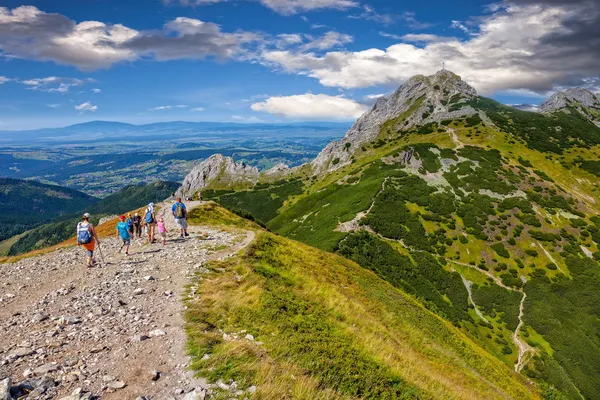 On a mountain trail — Stock Photo, Image