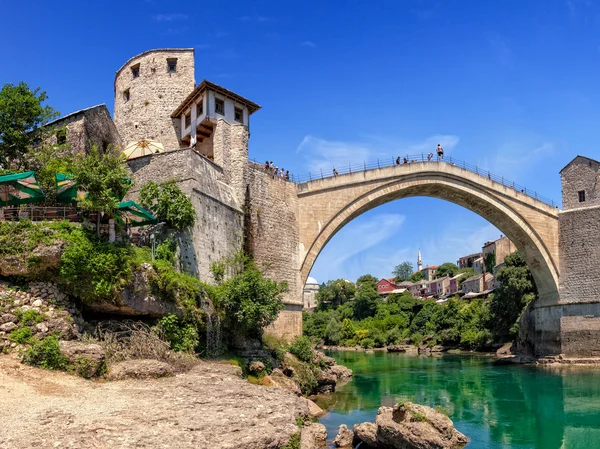 Berömda gamla bron i mostar — Stockfoto